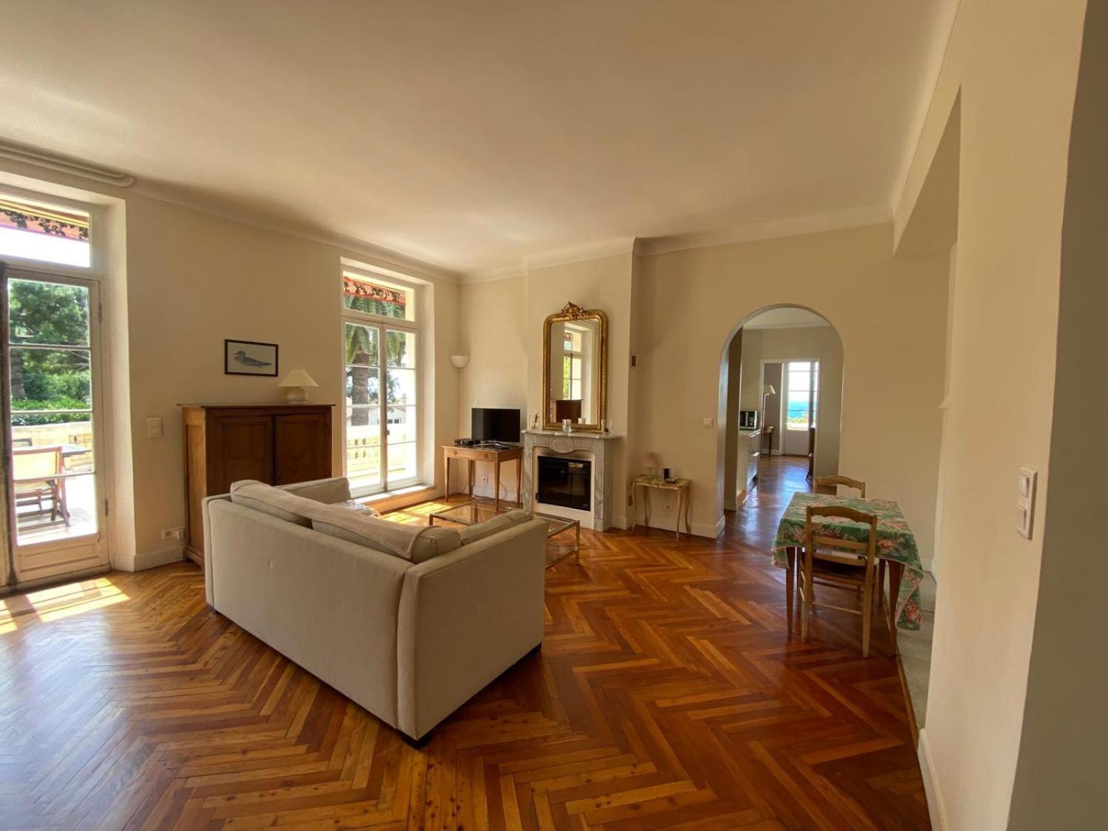 Magnifique appartement d'époque avec Vue Mer 4 personnes avec terrasse Le Port Niza Exterior foto