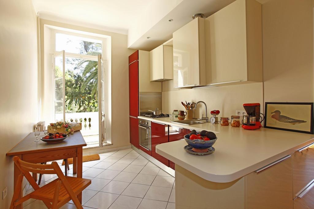 Magnifique appartement d'époque avec Vue Mer 4 personnes avec terrasse Le Port Niza Habitación foto